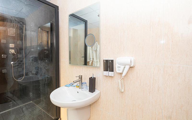Hotel Le Figaro ドゥアラ エクステリア 写真