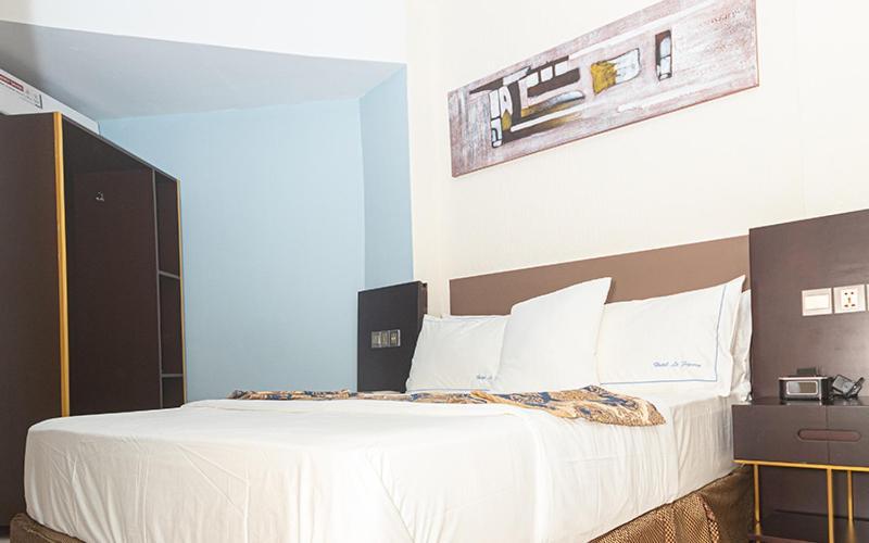 Hotel Le Figaro ドゥアラ エクステリア 写真