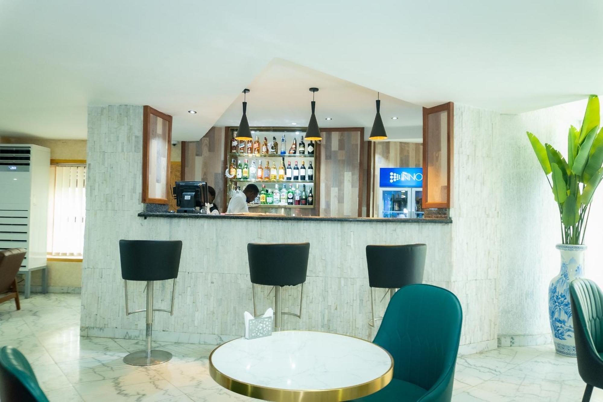 Hotel Le Figaro ドゥアラ エクステリア 写真