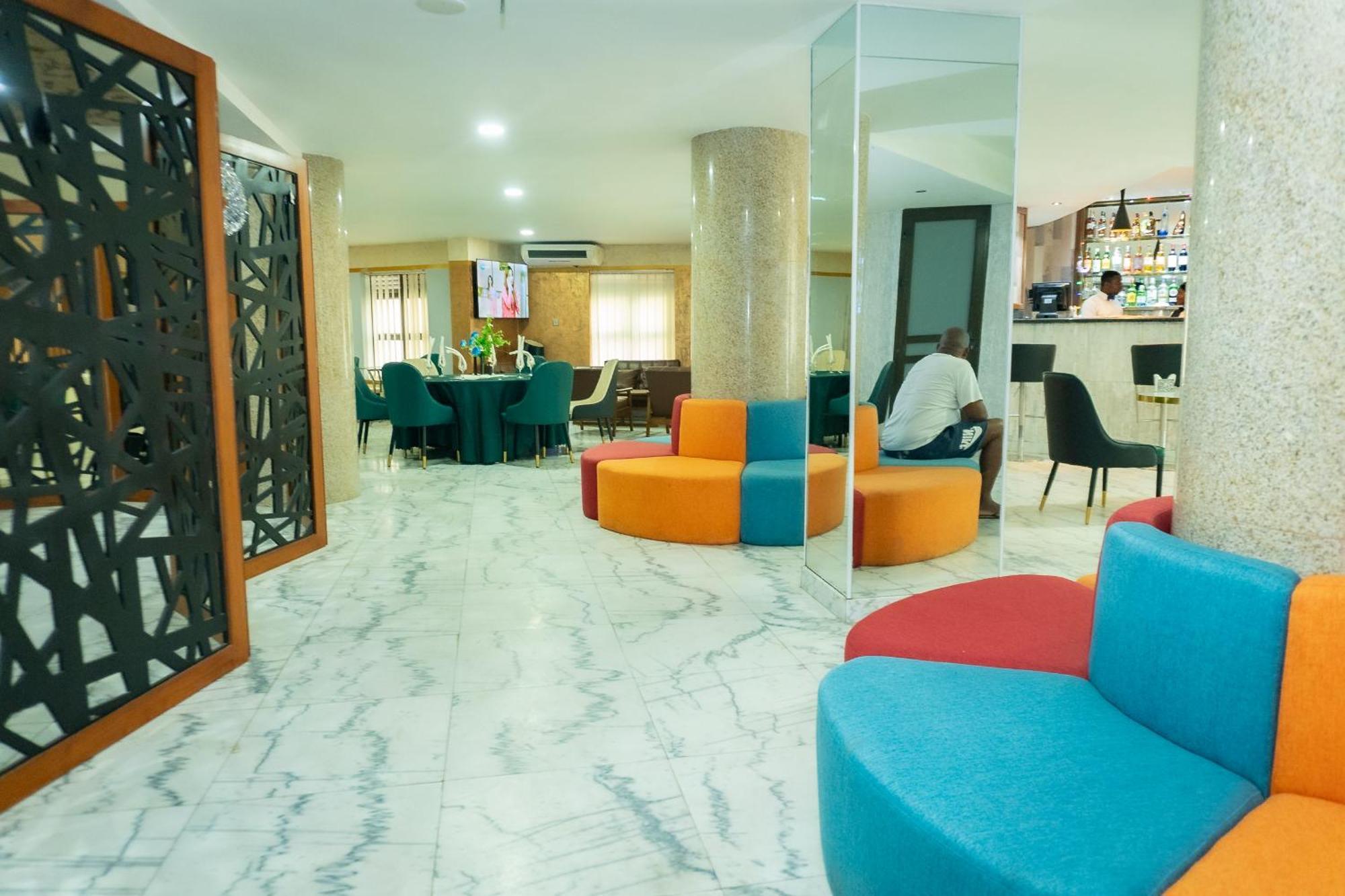 Hotel Le Figaro ドゥアラ エクステリア 写真